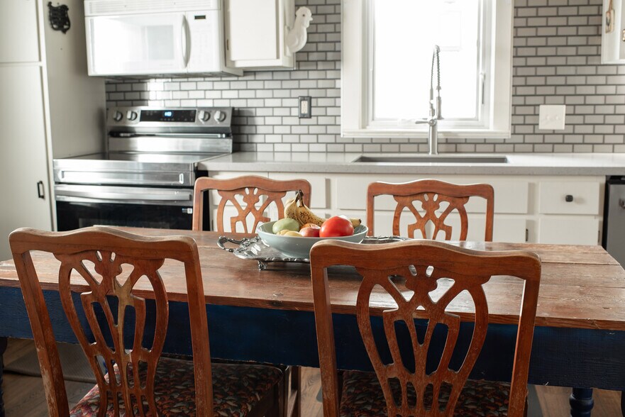 More Photos Of 477 W First St, Blue Ridge Hospitality For Sale