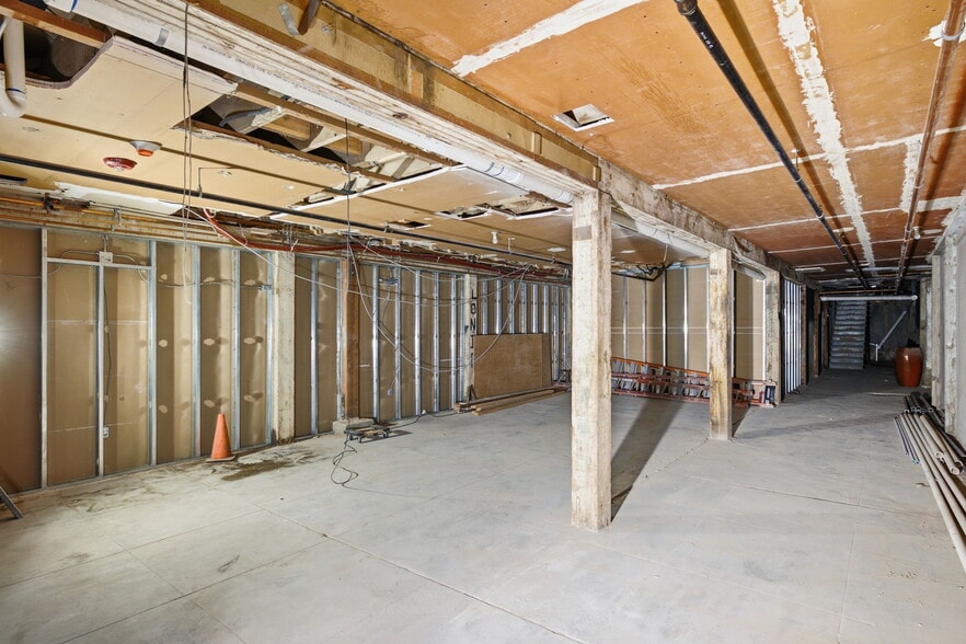 More Photos Of 1623-1633 19th St, Bakersfield Freestanding For Lease