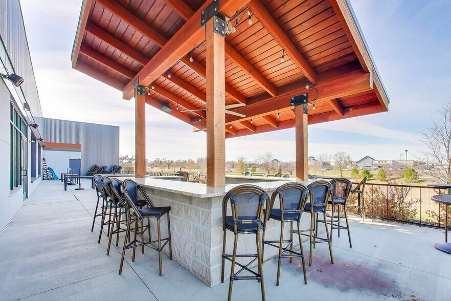 More Photos Of 3552 Market Ln, Kenosha Restaurant For Sale