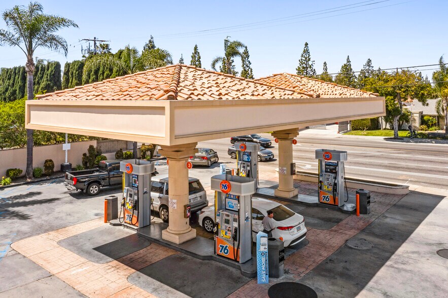 More Photos Of 11470 Edinger Ave, Fountain Valley Service Station For Sale