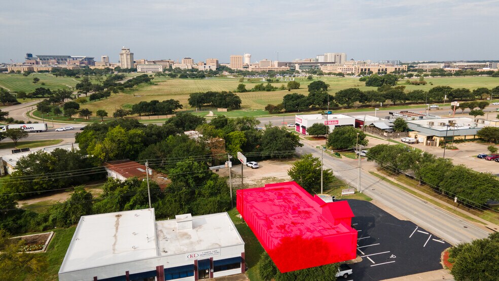 More Photos Of 110 Lincoln Ave, College Station Office For Sale