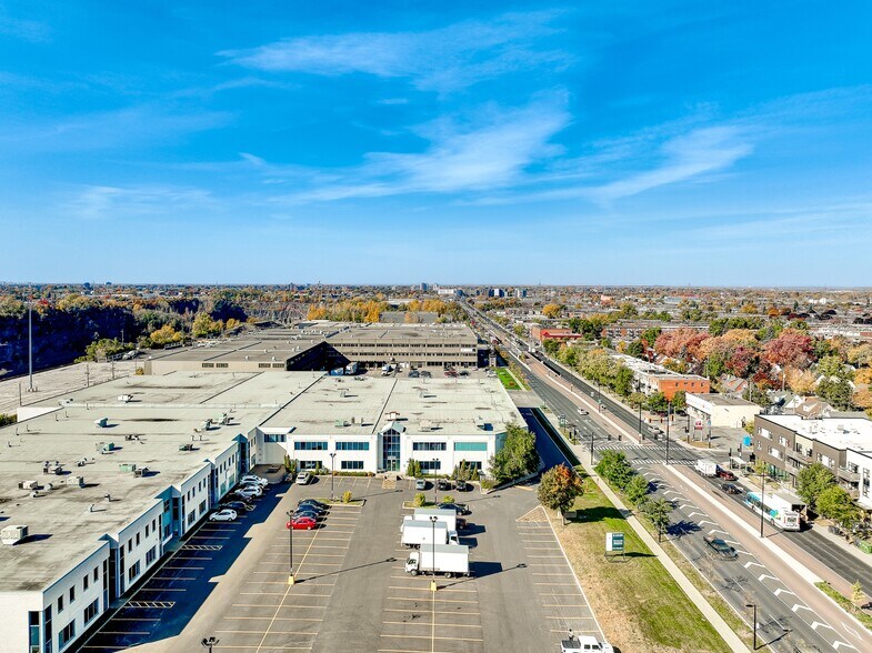 More Photos Of 8740-8754 Boul Pie IX, Montréal Warehouse For Lease