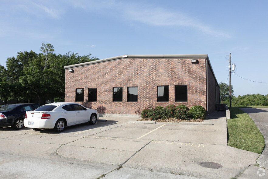 More Photos Of 910 Bay Star Blvd, Webster Warehouse For Sale