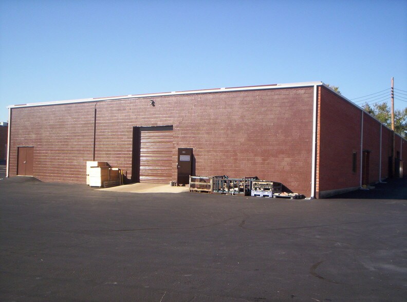 More Photos Of 118-126 Westpark Rd, Centerville Warehouse For Lease