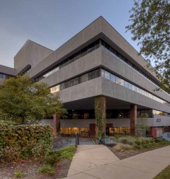 More Photos Of 345 W Washington Ave, Madison Medical For Lease