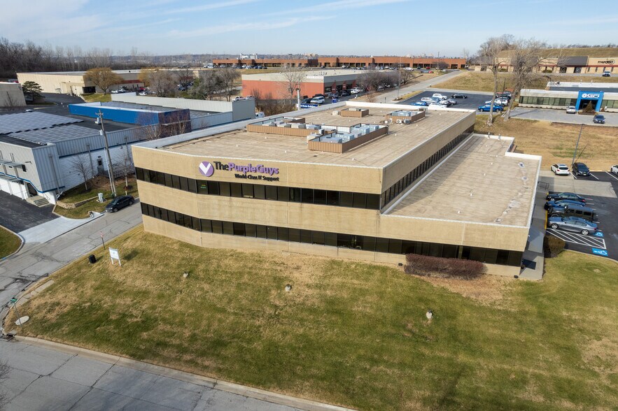 More Photos Of 1155-1220 Adams St, Kansas City Office For Lease