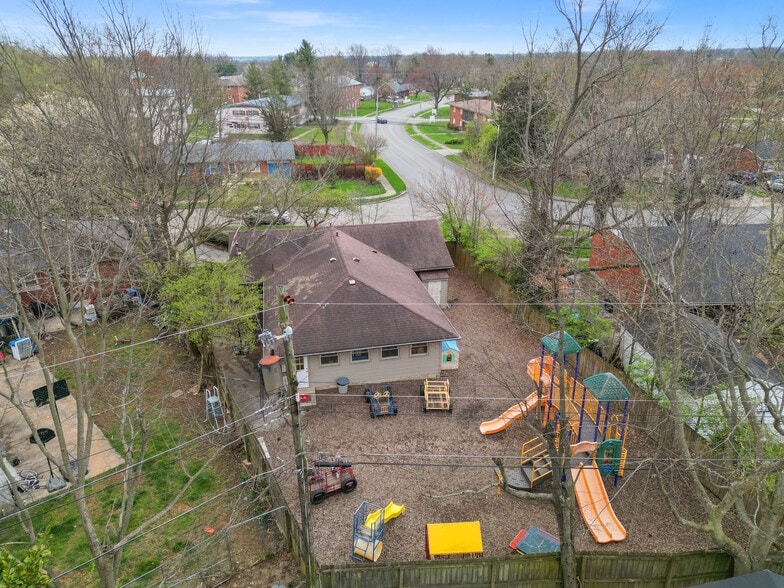 More Photos Of 1896 Courtland Dr, Lexington Daycare Center For Sale