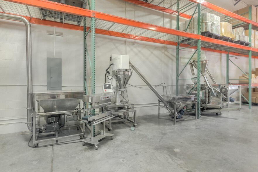 More Photos Of 1220 Biscayne Blvd, Deland Warehouse For Lease