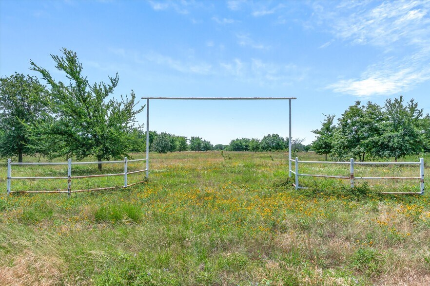 More Photos Of 1745 FM 2737, Lone Oak Land For Sale