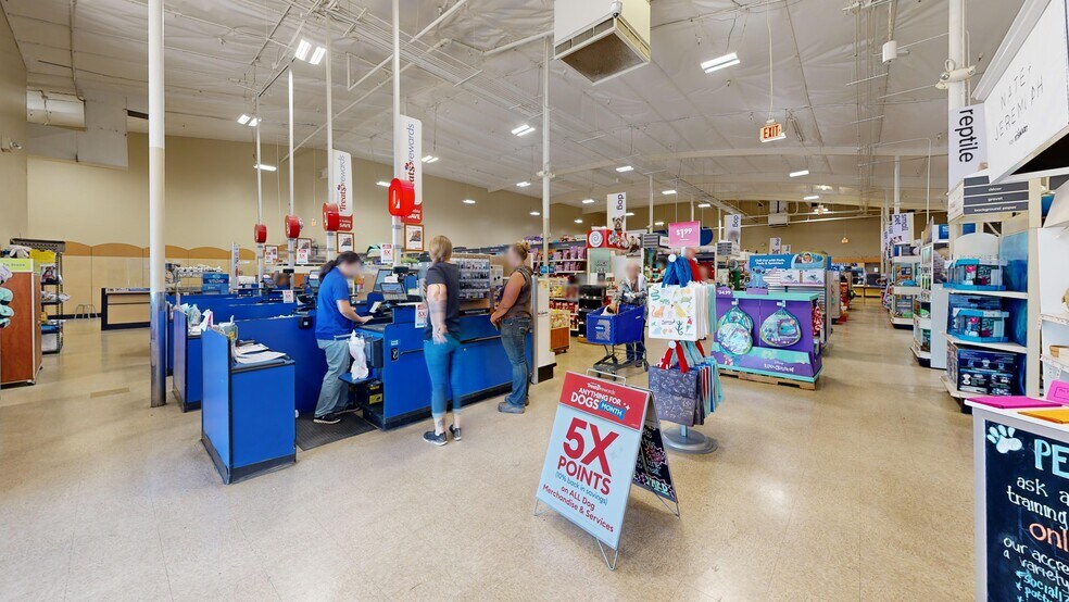 More Photos Of 865 Colusa Ave, Yuba City Department Store For Sale