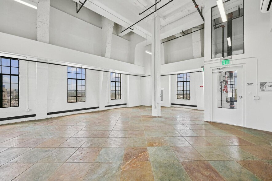 More Photos Of 5500-5528 Wilshire Blvd, Los Angeles Office For Lease