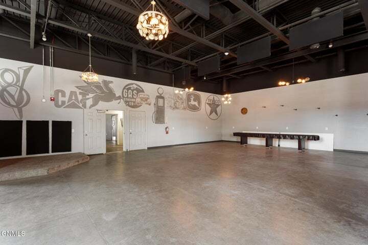 More Photos Of 213 11th St W, Williston Restaurant For Sale