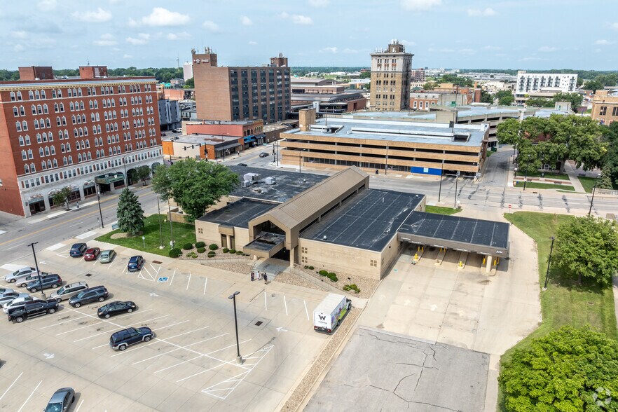 More Photos Of 191 W 5th St, Waterloo Bank For Sale