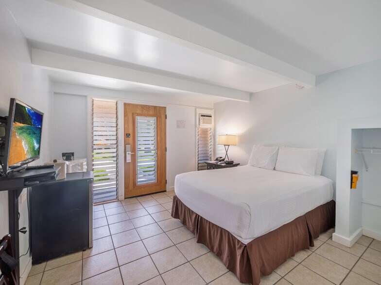 More Photos Of 1300 Kamehameha V Hwy, Kaunakakai Hotel For Sale