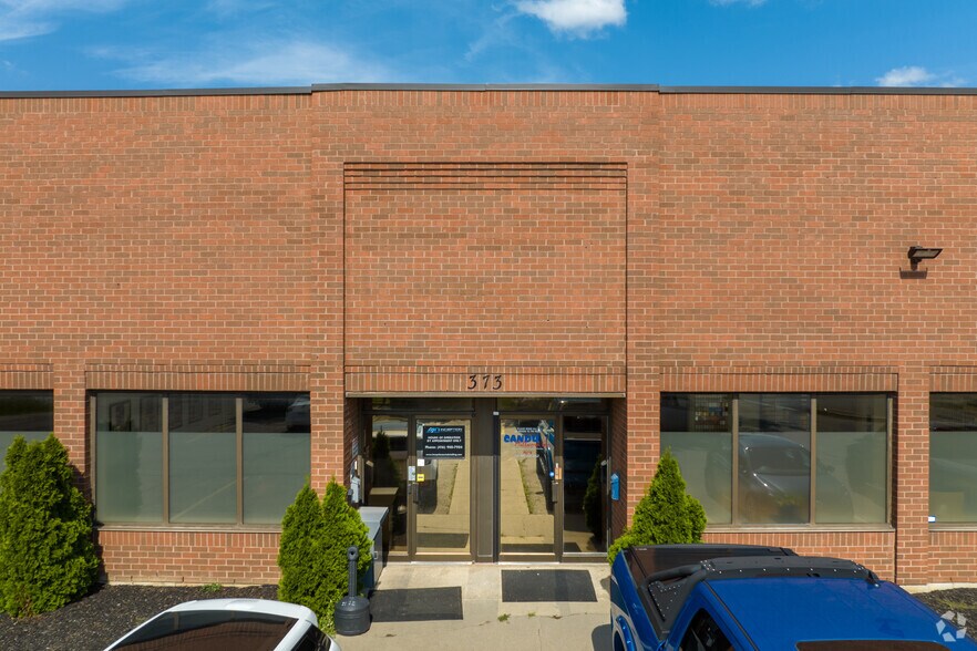 More Photos Of 373 Wyecroft Rd, Oakville Warehouse For Lease