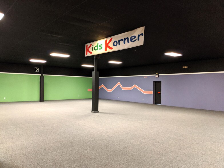 More Photos Of 5215 W Central Ave, Wichita Freestanding For Sale