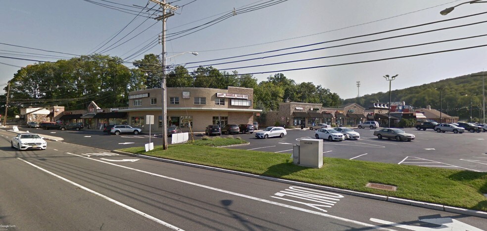 More Photos Of 5 Bowling Green Pky, Lake Hopatcong General Retail For Lease