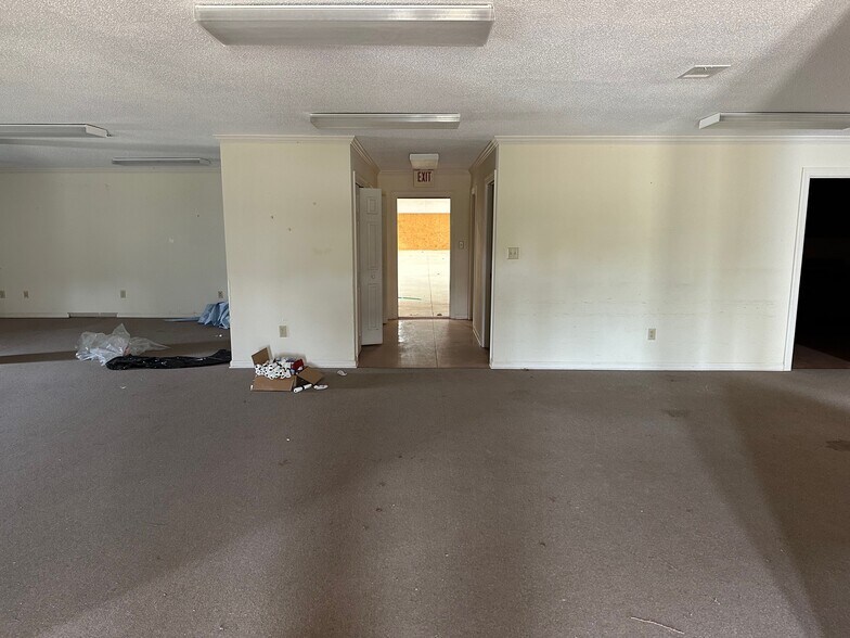 More Photos Of 1206 Shannon Blvd, Louisville Industrial For Sale