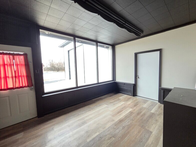 More Photos Of 519 Lincoln Ave, Rochelle Freestanding For Sale