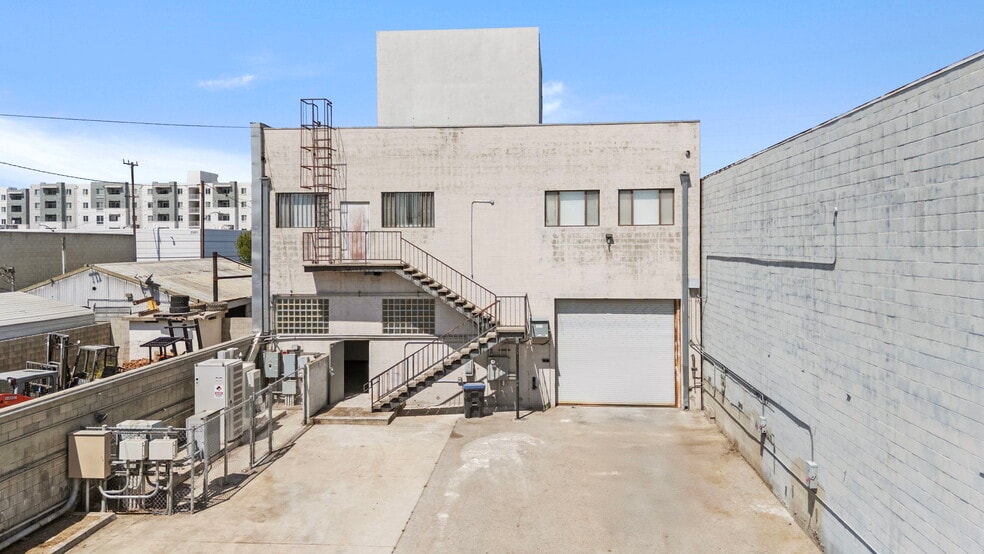 More Photos Of 23104 S Normandie Ave, Torrance Warehouse For Lease