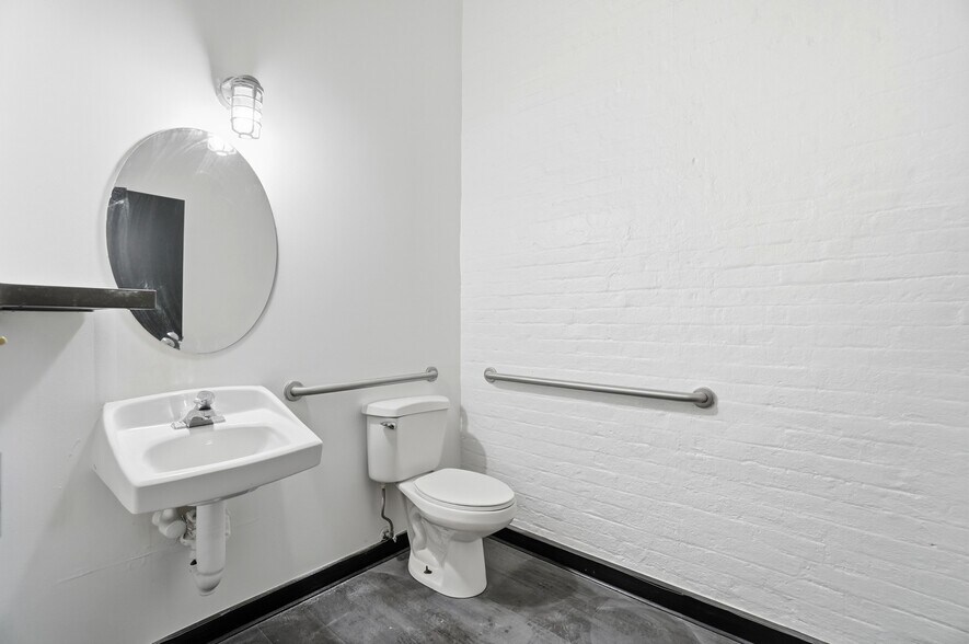 More Photos Of 1008 Race St, Cincinnati Office Residential For Sale
