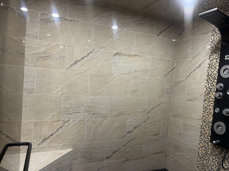 More Photos Of 12801 Commerce Lakes Dr, Fort Myers Light Distribution For Sale