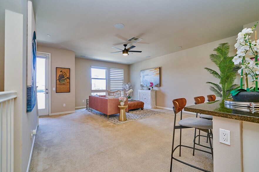 More Photos Of 801 S Anaheim Blvd, Anaheim General Retail For Sale