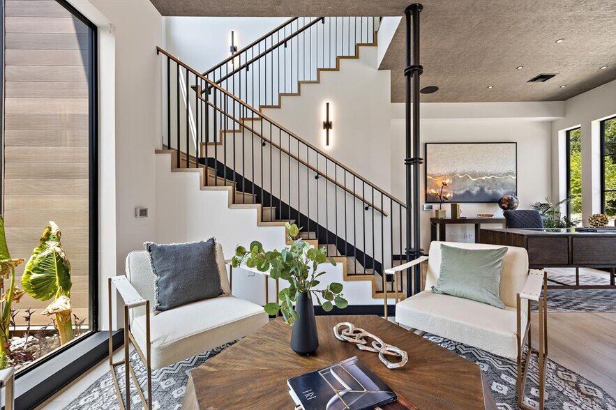 More Photos Of 2318 Morelos, Austin Office For Sale