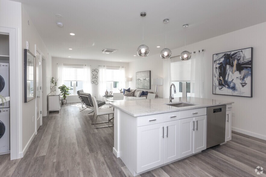 More Photos Of 1000 New York Ave, Huntington Station Apartments For Lease