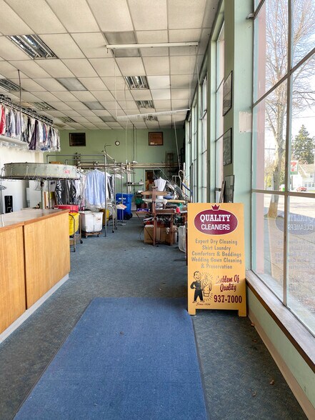 More Photos Of 2601 California Ave SW, Seattle Storefront For Sale