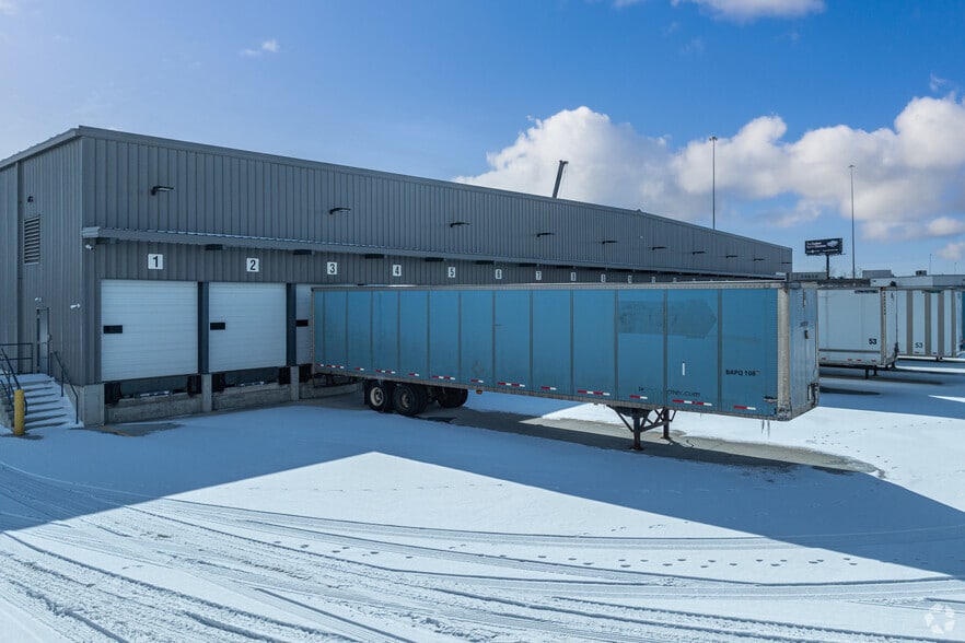 More Photos Of 6800 S River Rd, Hodgkins Truck Terminal For Sale