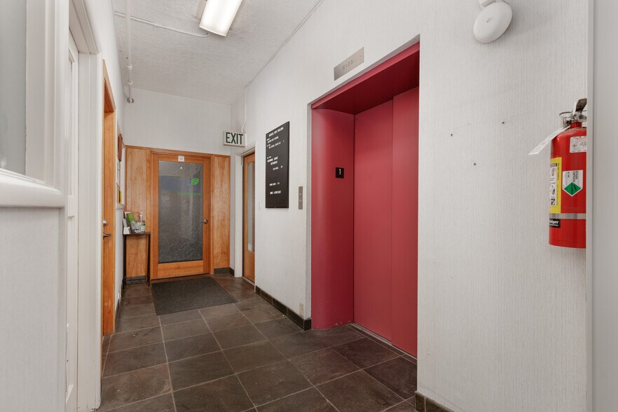 More Photos Of 414 Washington St, The Dalles Office For Sale