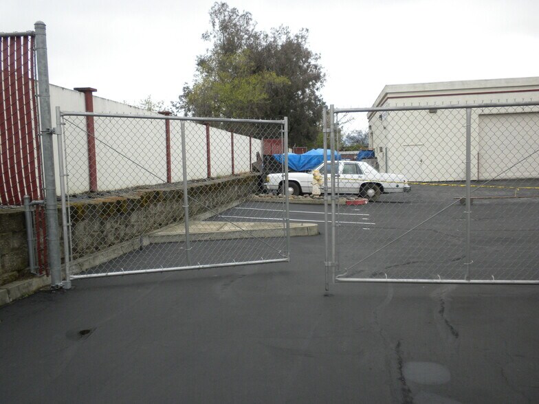 More Photos Of 40 Union Way, Vacaville Warehouse For Lease