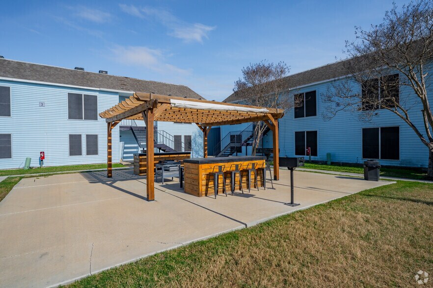 More Photos Of 1404 Moore Ave, Portland Apartments For Sale