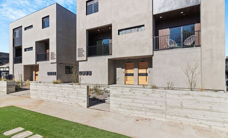 More Photos Of 10821 Hartsook St, North Hollywood Apartments For Sale