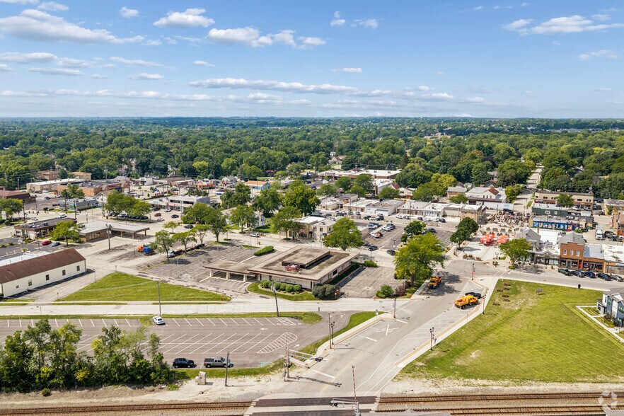 More Photos Of 469 N Seymour Ave, Mundelein Bank For Sale