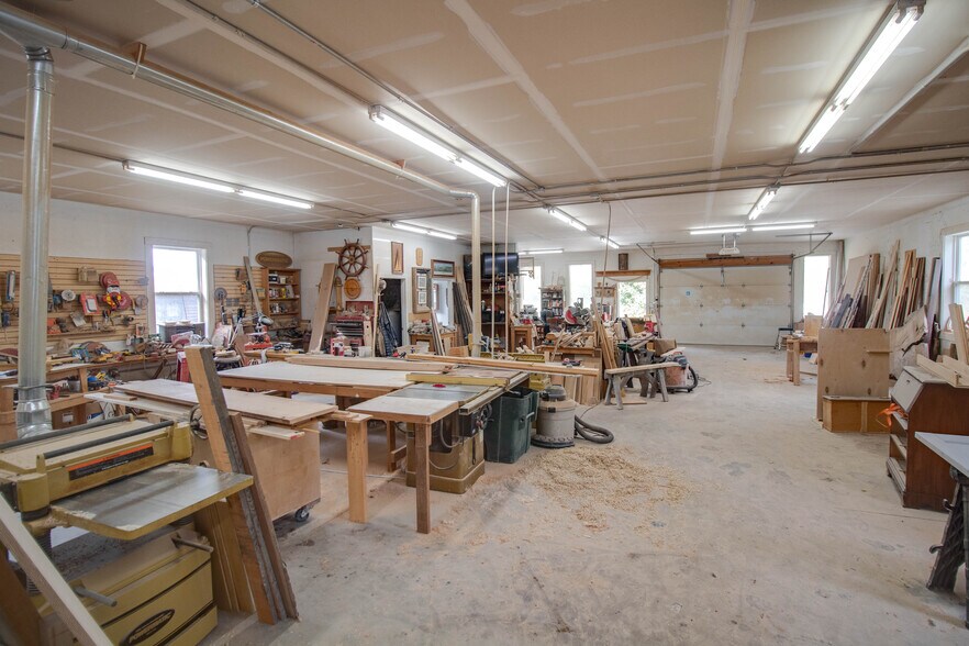 More Photos Of 309 N Market St, Grafton General Retail For Sale