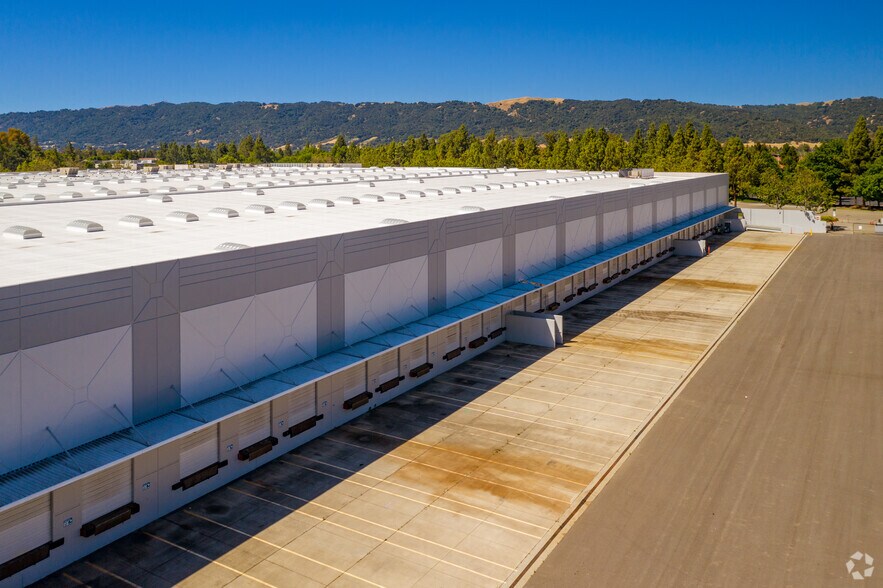 More Photos Of 4225 Hacienda Dr, Pleasanton Warehouse For Lease