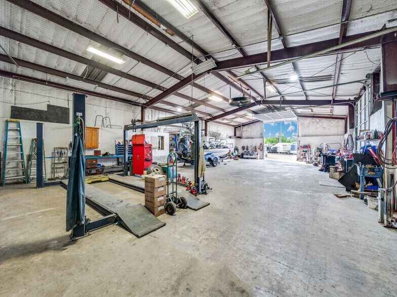 More Photos Of 1200-1204 S Highway 377, Pilot Point Flex For Sale