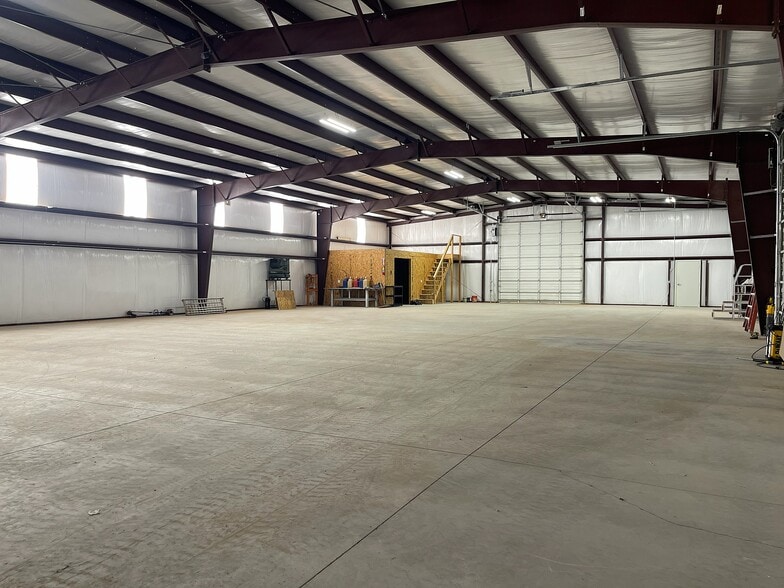 More Photos Of 825 Cannonball dr, Big Water Research And Development For Lease