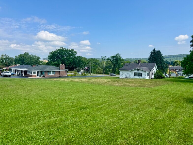 More Photos Of 1388 Ritter Dr, Daniels Freestanding For Sale