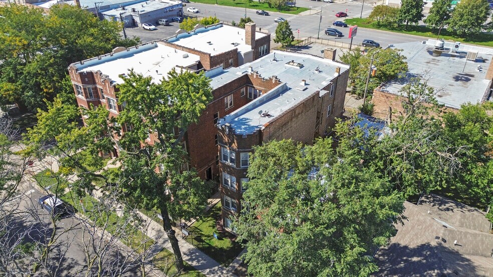 More Photos Of 7150 S Cornell Ave, Chicago Apartments For Sale