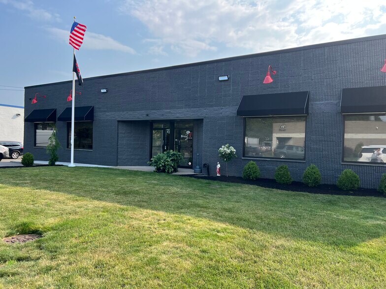 Primary Photo Of 80 Otis St, West Babylon Warehouse For Lease