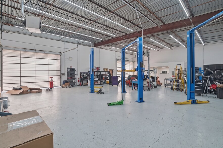 More Photos Of 890 Fernhill Rd, West Chester Warehouse For Sale