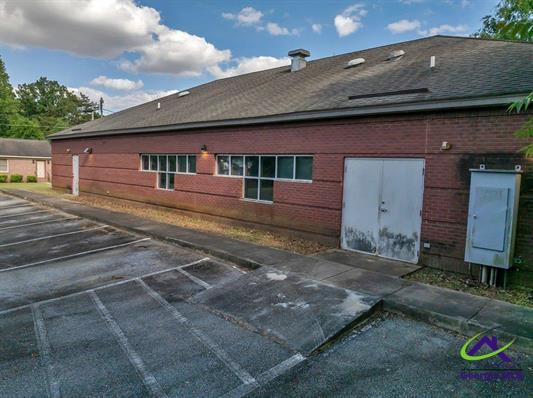 More Photos Of 114 Devaughn Ave, Montezuma Medical For Sale