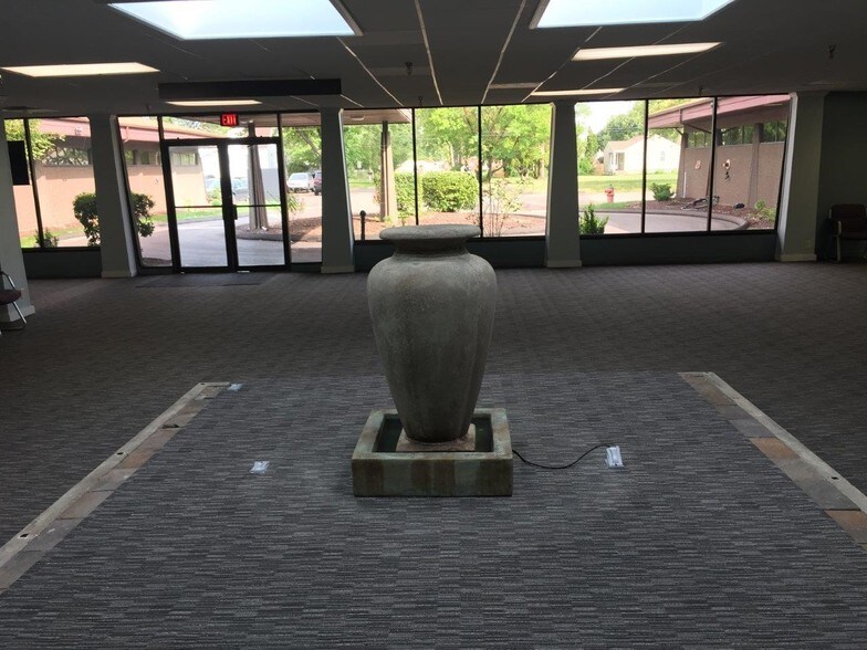 More Photos Of 8550-8565 N Silvery Ln, Dearborn Heights Medical For Lease