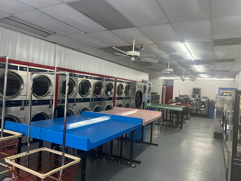 More Photos Of 285 Head Dr, Cleveland General Retail For Sale