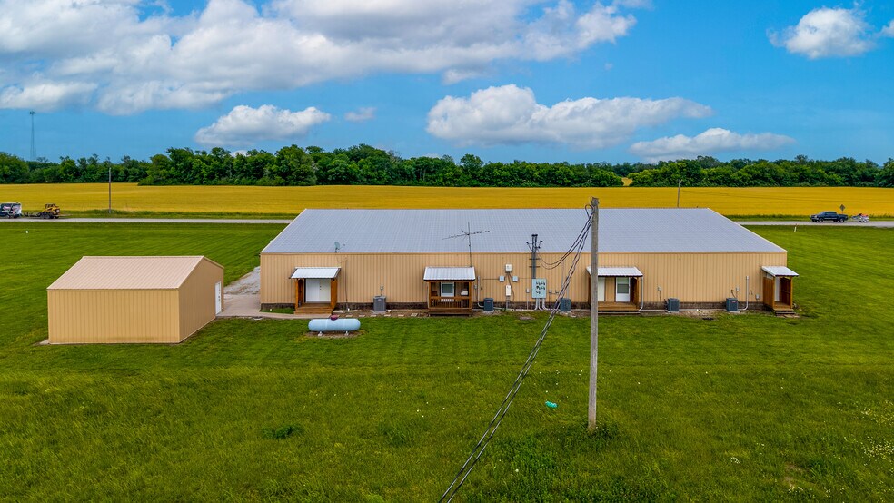 More Photos Of 19275 125 Hwy, Fairland General Retail For Sale