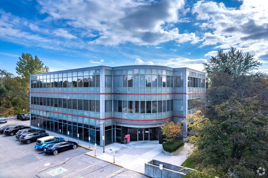More Photos Of 1599 Hurontario St, Mississauga Office For Lease