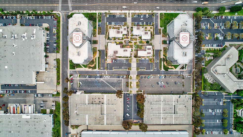 More Photos Of 980 W 190th St, Torrance Unknown For Lease